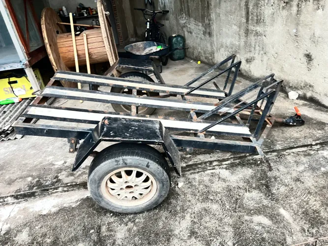 Vende-se carretinha para moto 3 lugares
