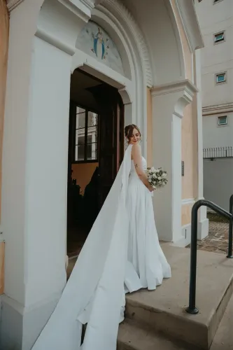 Vestido de noiva feito à mão