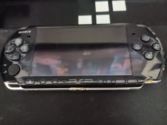 PSP - 4GB/ DESBLOQUEADO