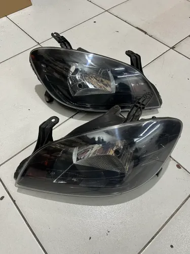 Par faróis celta / prisma 2007/? originais