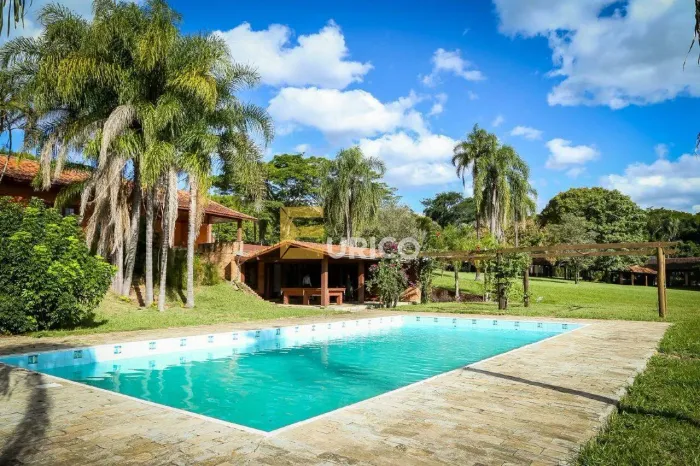 Sítio Residencial/Comercial em Iperó - SP - 4 Quartos, Piscina, Espaço Gourmet, Lago e 110