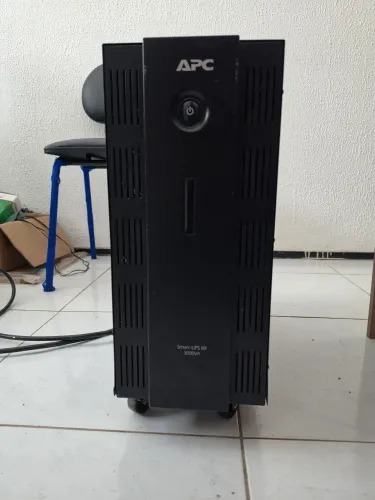 Nobreak APC SMART UPS 3000VA