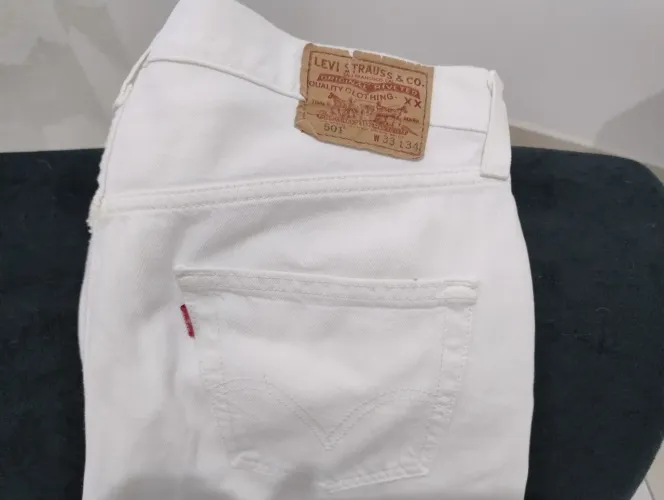 Calça jeans Levi's L33 W34. Linda!