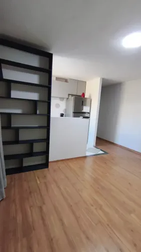 Exelente apartamento com elevador.