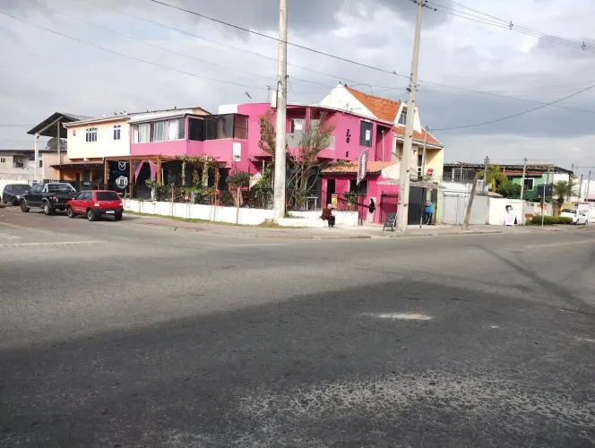Imóvel para aluguel tem 70 metros quadrados com 2 quartos em Cajuru - Curitiba - PR