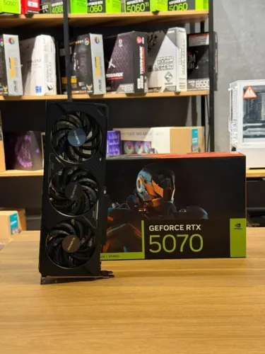 Placa de vídeo Gigabyte GeForce RTX 5070 - Seminova (6 meses)