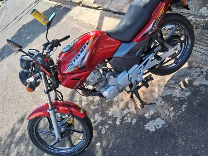 Strada com 46.000km originais.