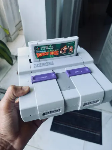 Super Nintendo branquinho