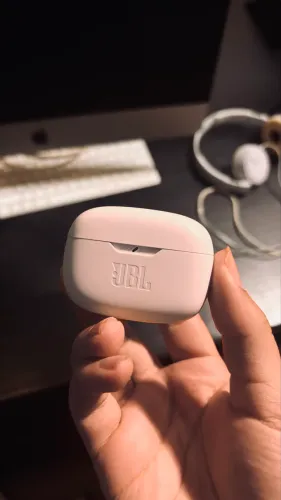 JBL Wave Beam 2 - Som potente com cancelamento de ruído