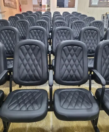 Poltronas bordadas para igreja