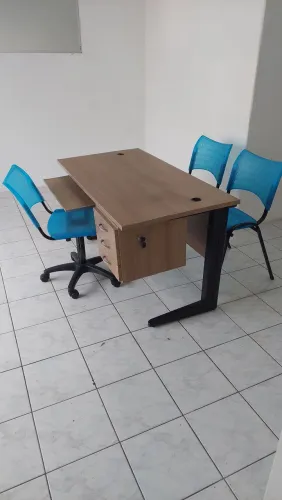 Mesa Escrivaninha com Chave + 3 Cadeiras (Ideal para Escritório/Home Office)