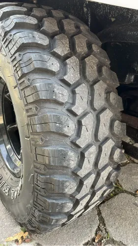Pneus aro 15 35 X 12.50