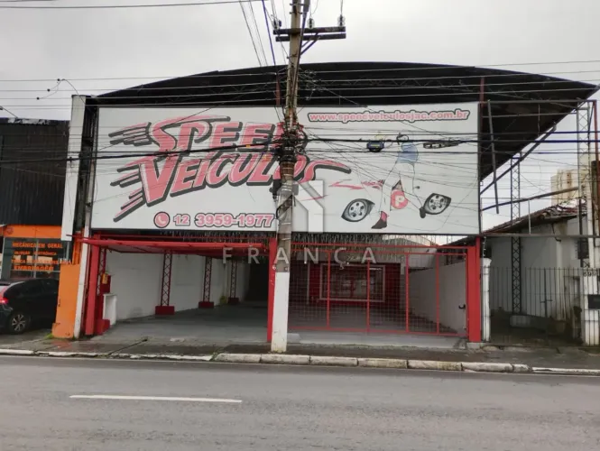 ALUGA-SE PONTO COMERCIAL NO CENTRO DE JACAREÍ