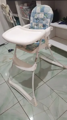 Cadeirinha de bebê - alimentação.