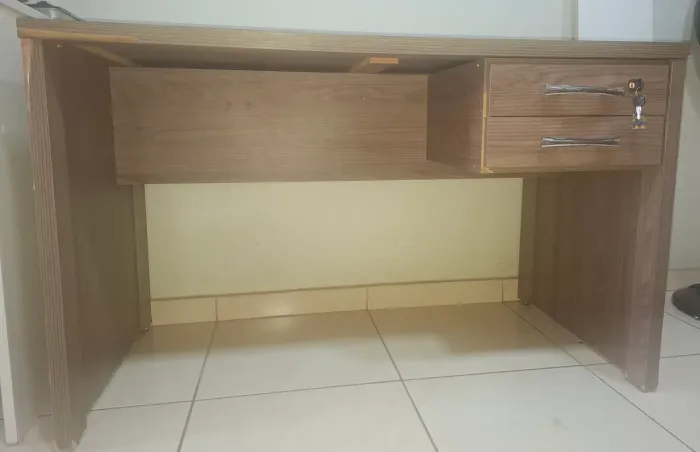 Mesa para estudo/escritório *