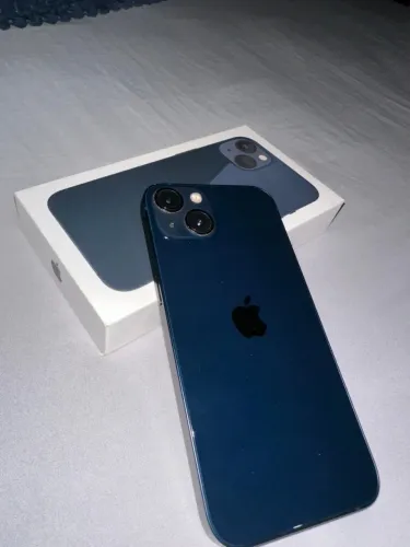 iPhone 13 azul top linha