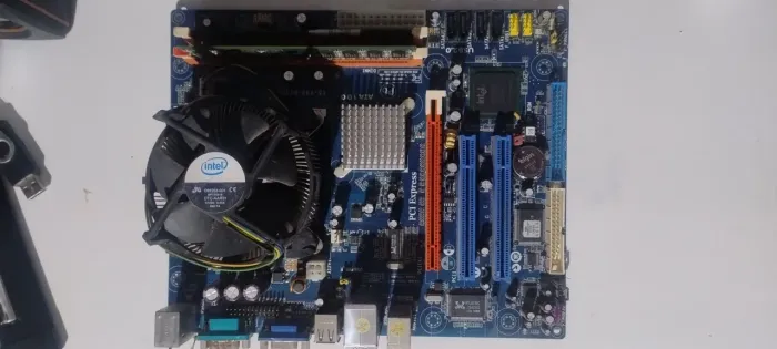Placa mãe DDR2 3Gb de RAM 
