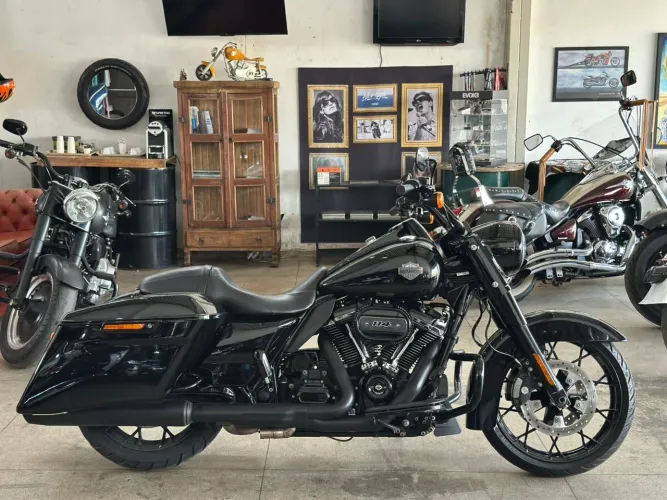Harley-Davidson Road King Special (FLHRXS) 2023