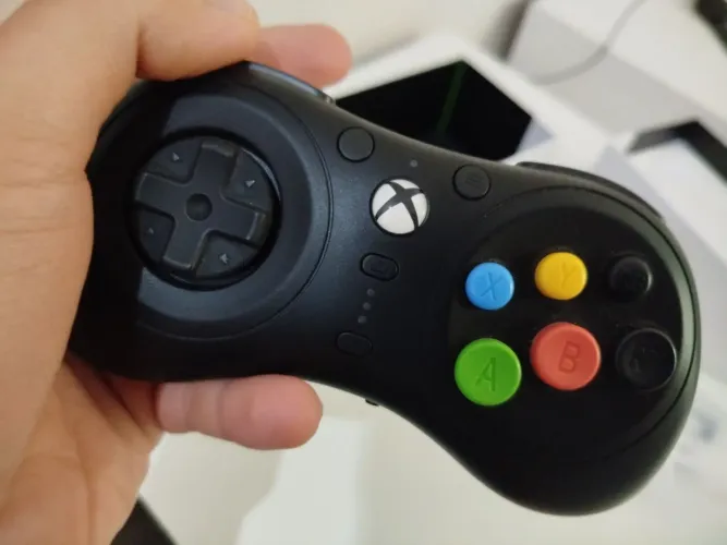 Controle 8BitDo M30 para Xbox e PC. Licenciado Oficialmente.