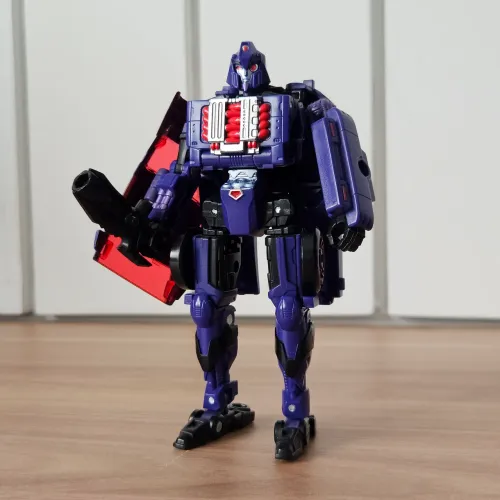 TRANSFORMERS LEGACY SHADOW STRIKER USADA