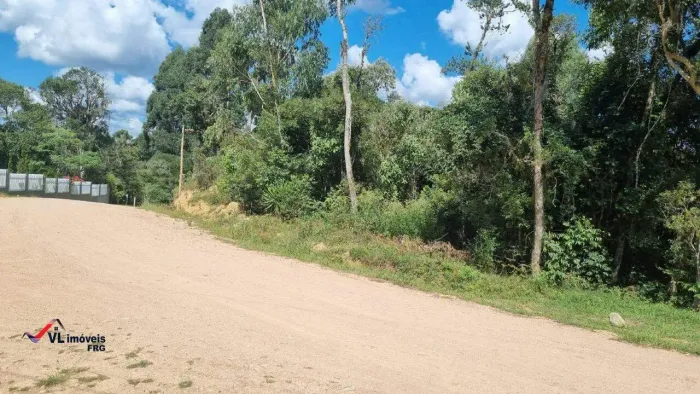 Chacara á venda no bairro Caizinho Quitandinha - PR com luz agua da comunidade perto da BR