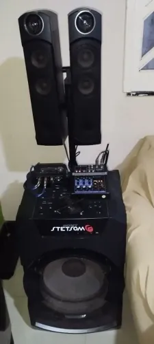Caixa de som Sony modificada. 