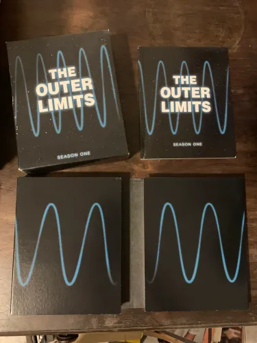 Blu-ray The Outer Limits Season 1 - legendas em inglês - Clássico ! Com livreto