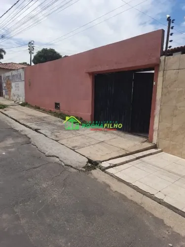 Casa com 4 dormitórios à venda. 252 m² por 750000,00 - Centro - Teresina/PI