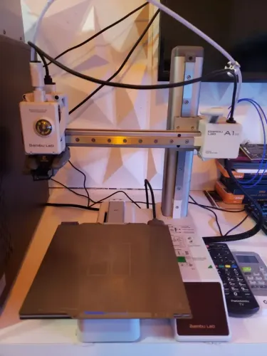 Impressora 3D Bambu lab A1 mini (LACRADA)