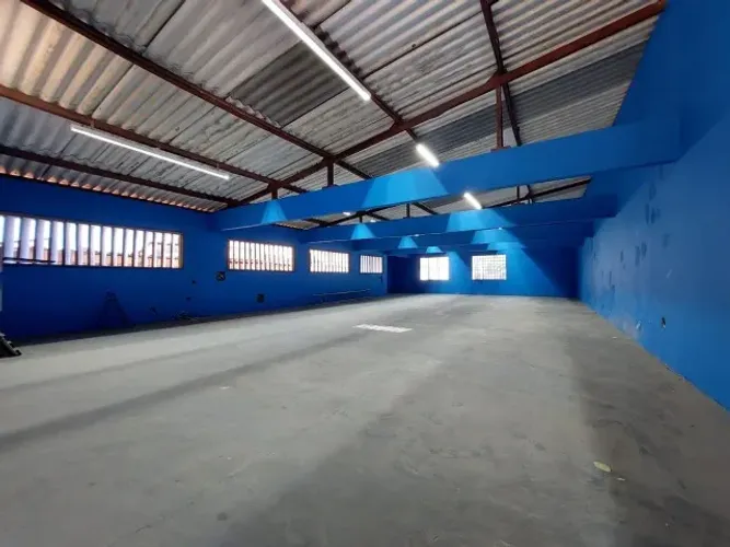 IMÓVEL COMERCIAL COMPLETO - IDEAL PARA EMPRESAS OU COMITÊ POLÍTICO