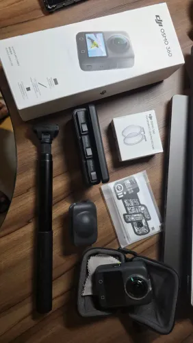 DJI Osmo 360 Adventure Combo