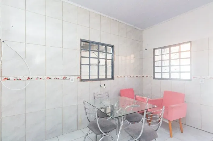 Casa com 2 quartos e 45m² para alugar em Sarandi, Porto Alegre.