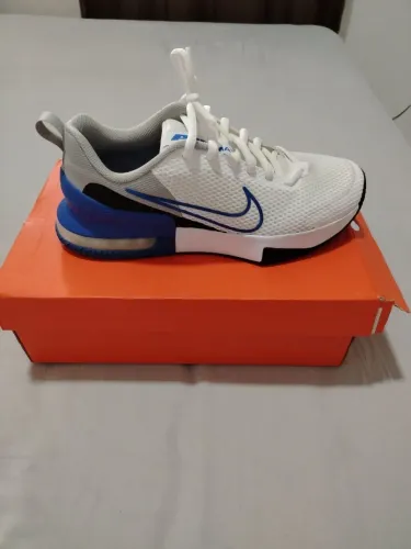 Vendo 01 tênis Nike Air Max N. 42 Novo sem Uso na Caixa. 