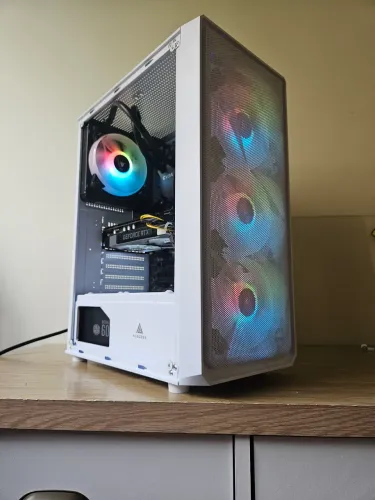 PC Gamer / i5 9600KF / RTX 2060 Super 8GB / 16GB RAM / SSD NVMe 500GB / Fonte 600W