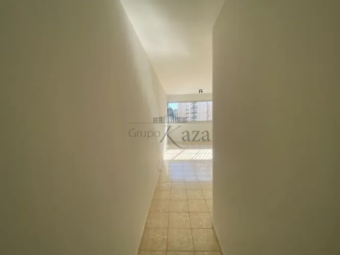 Apartamento - Edifício Luciana - Vila Adyana - São José dos Campos - 3 Dormitórios - 81m².