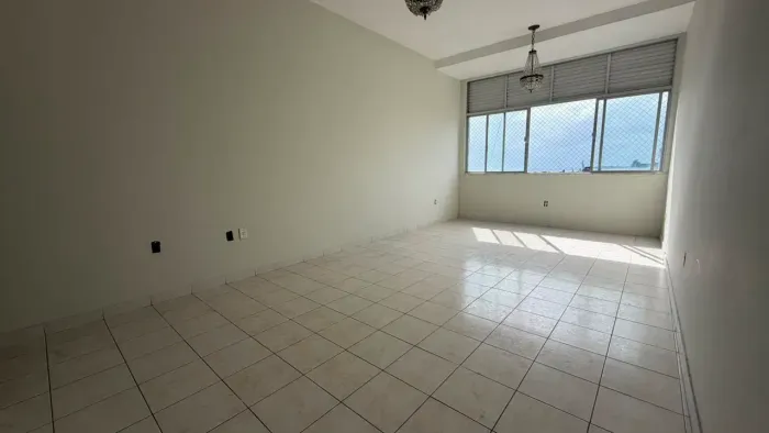 Apartamento a venda de 3/4, 1 suíte + dependência, amplo com 160m² em NAZARE
