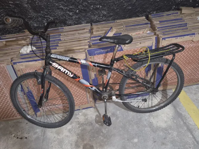 BICICLETA Samy Park.Com alguns problemas de fácil restauro.R$ 100 metrô Flamengo.