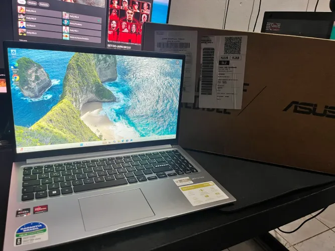 Notebook Asus 16GB RAM RYZEN 7 5825U 4 meses de uso