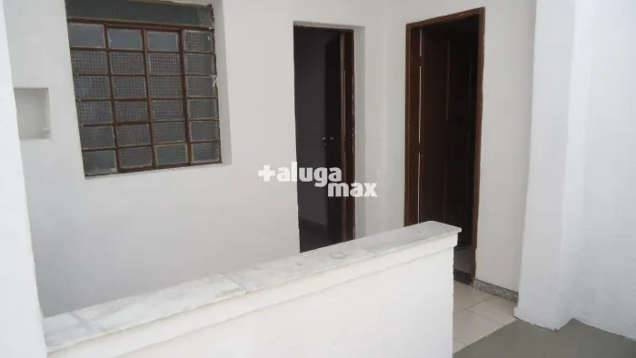 Casa com 03 quartos no Cachoeirinha