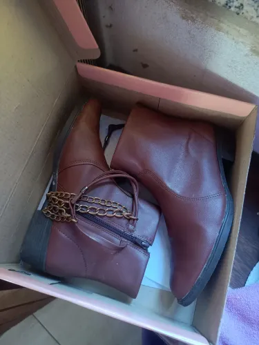 Bota pouco usada