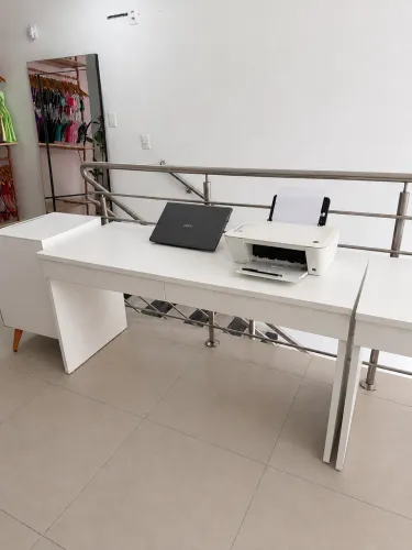 Mesa de Escritório Sob Medida com 2 Gavetas 