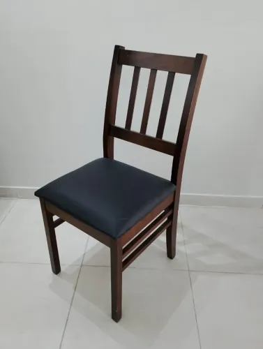 Cadeira de Jantar em Madeira Maciça de Lei - Estofada (Seminova)