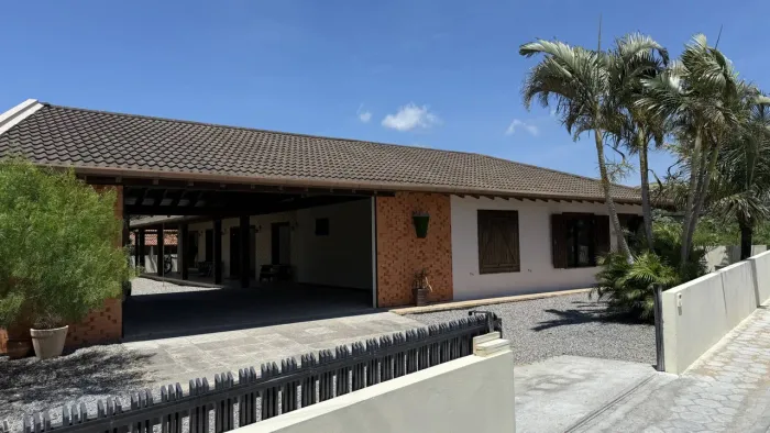 Casa de campo na Cidade! Patio, aceita pet!