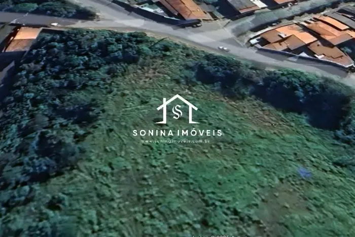GRANDE TERRENO NO CENTRO DE BOM JESUS DOS PERDÕES