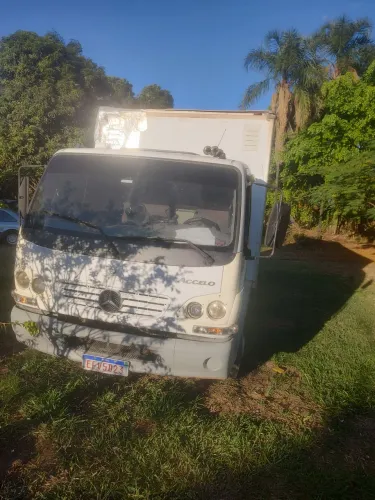 Vendo acello 915 baú de 7 metros