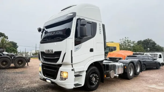 Stralis Hi-way 440 6x2 ano 2021