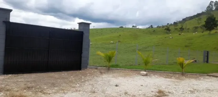 Chácara com 2 dormitórios à venda, 168000 m² por R$ 1.694.000,00 - Registro - Taubaté/SP