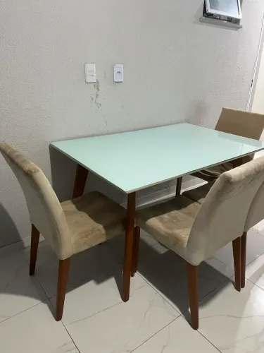Mesa + 4 cadeiras