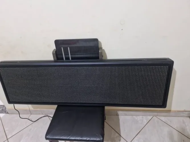 Letreiro de Led para área externa 135 x 39 cm 127V