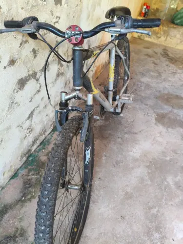 Vendo bicicleta de marcha aro 16 (Caloi)